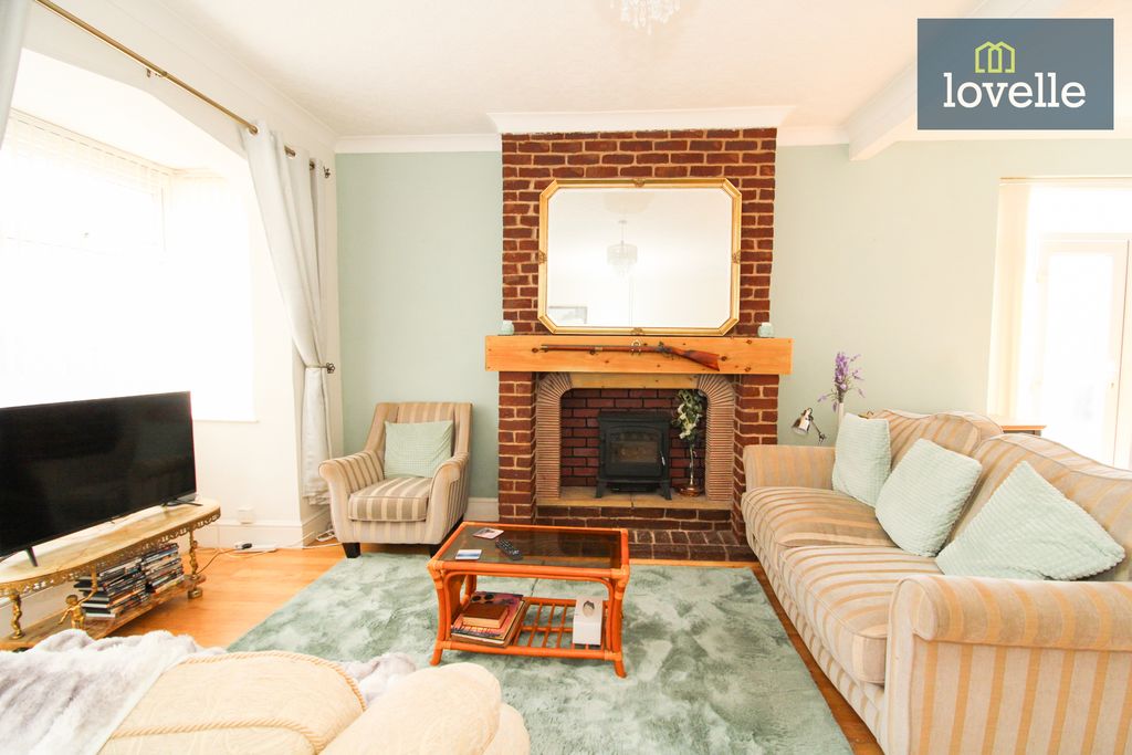 Property photo 2 of 16