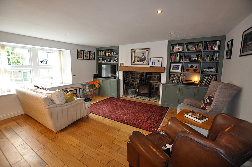 Property photo 2 of 24