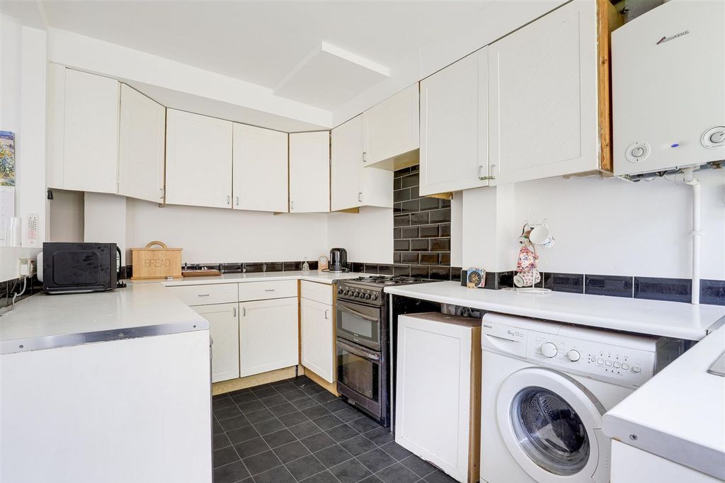 Property photo 2 of 19