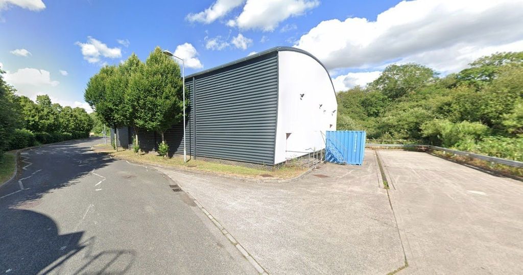 Property photo 2 of 6 Chippenham - Yard.Jpg