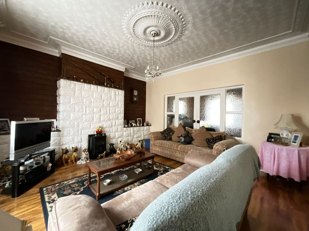 Property photo 2 of 20 3905954