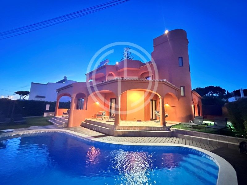 Property photo 2 of 48