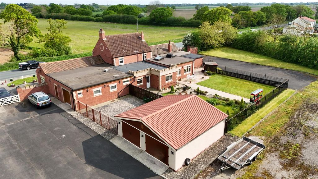 Property photo 1 of 35