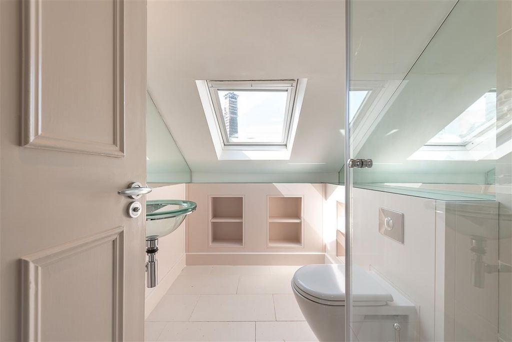 Property photo 2 of 8 1