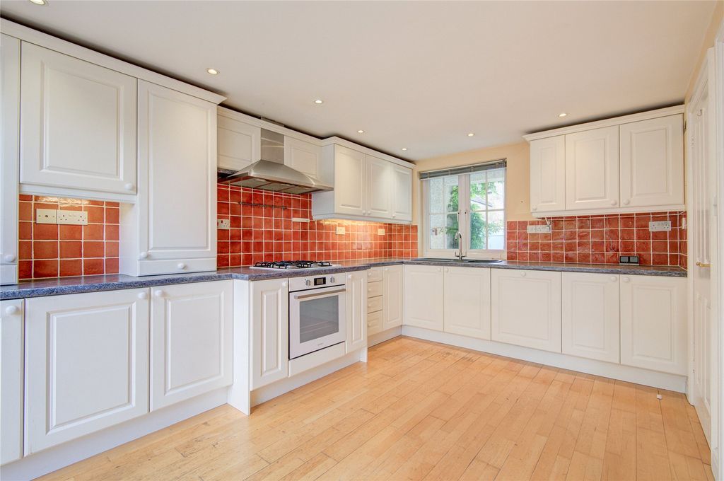 Property photo 2 of 27 Picture No. 04