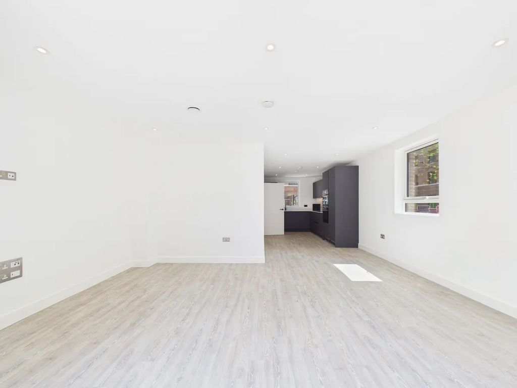 Property photo 2 of 19 Photo 8
