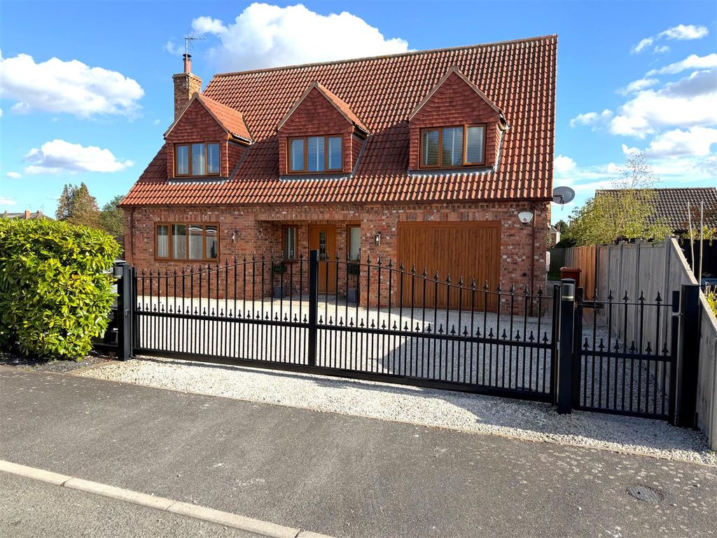 Property photo 1 of 26 Gated Front Aspect