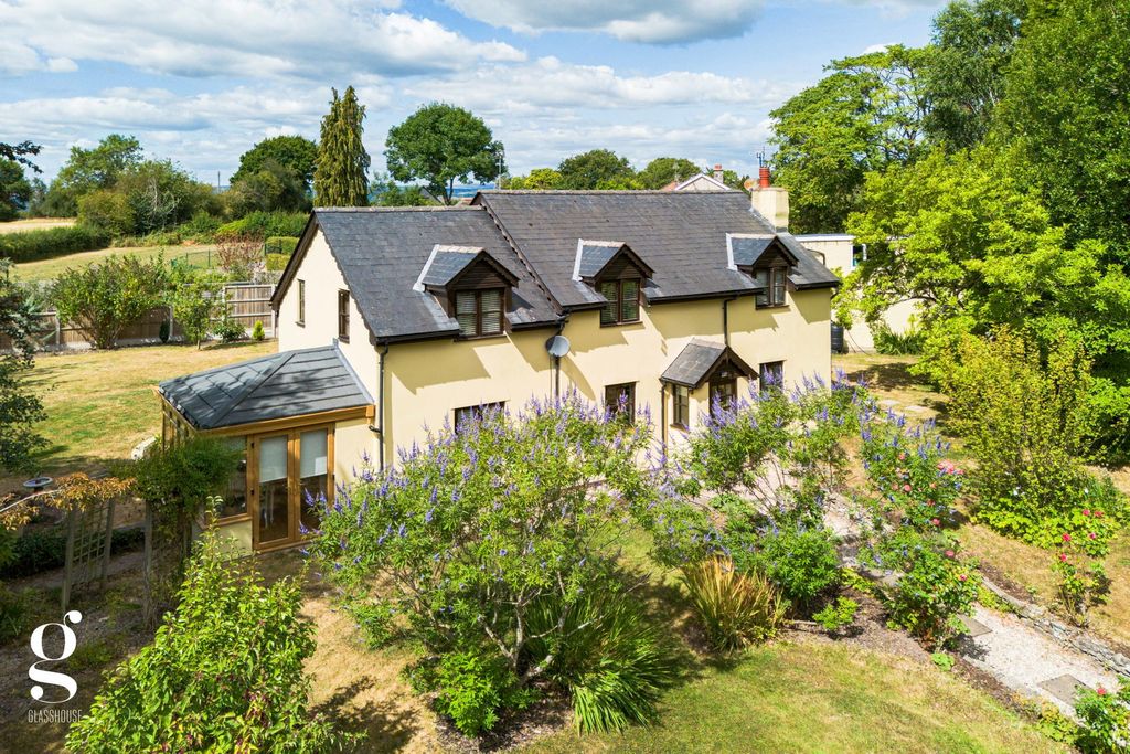 Property photo 2 of 51