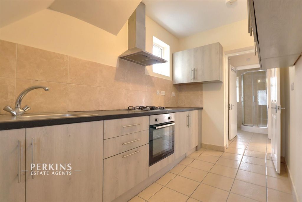 Property photo 2 of 10 Kitchen.Jpg