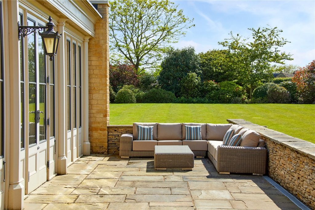 Property photo 3 of 24 Wyck House