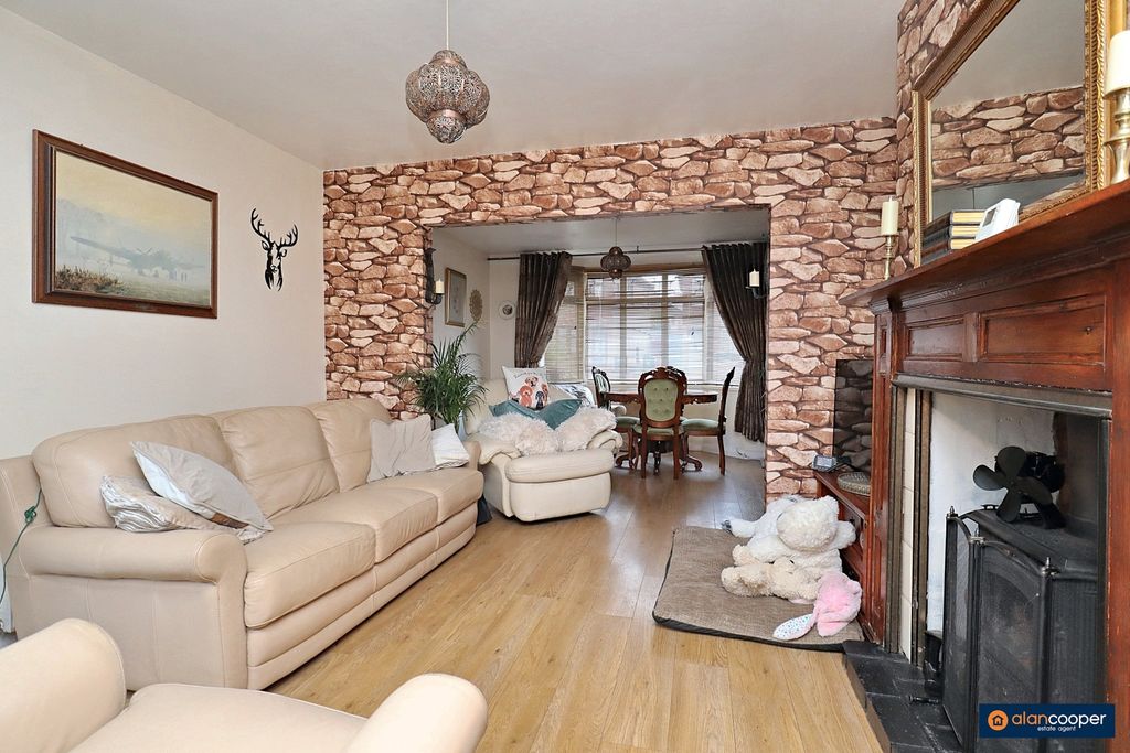 Property photo 3 of 20 4489923