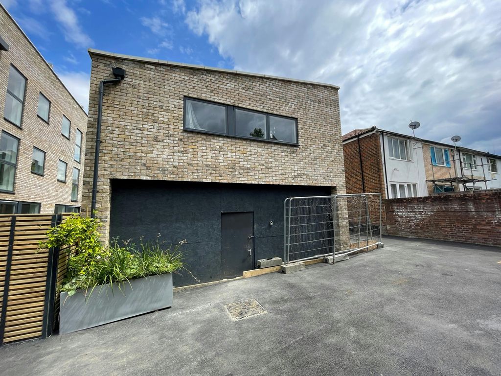 Property photo 2 of 5 Knights Hill.Jpg