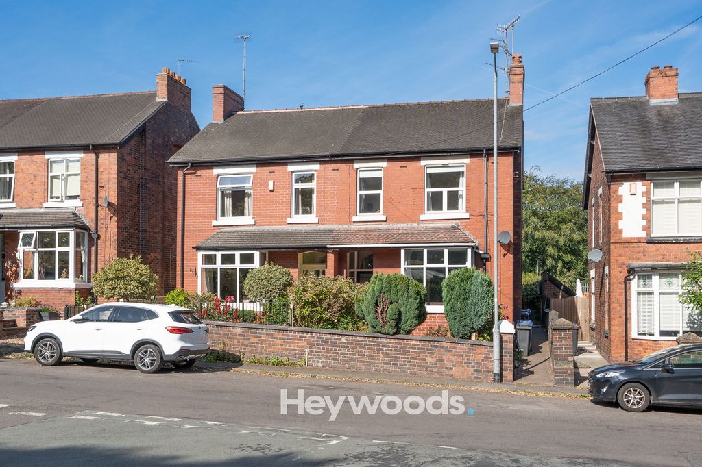 Property photo 2 of 18
