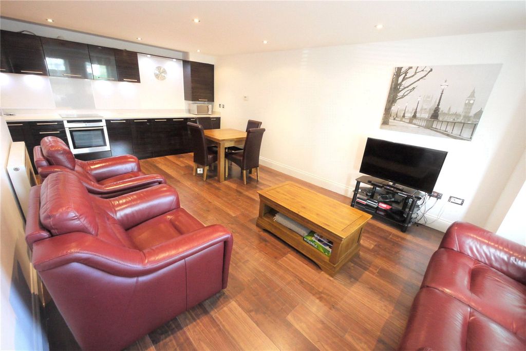 Property photo 2 of 8 Picture No. 06