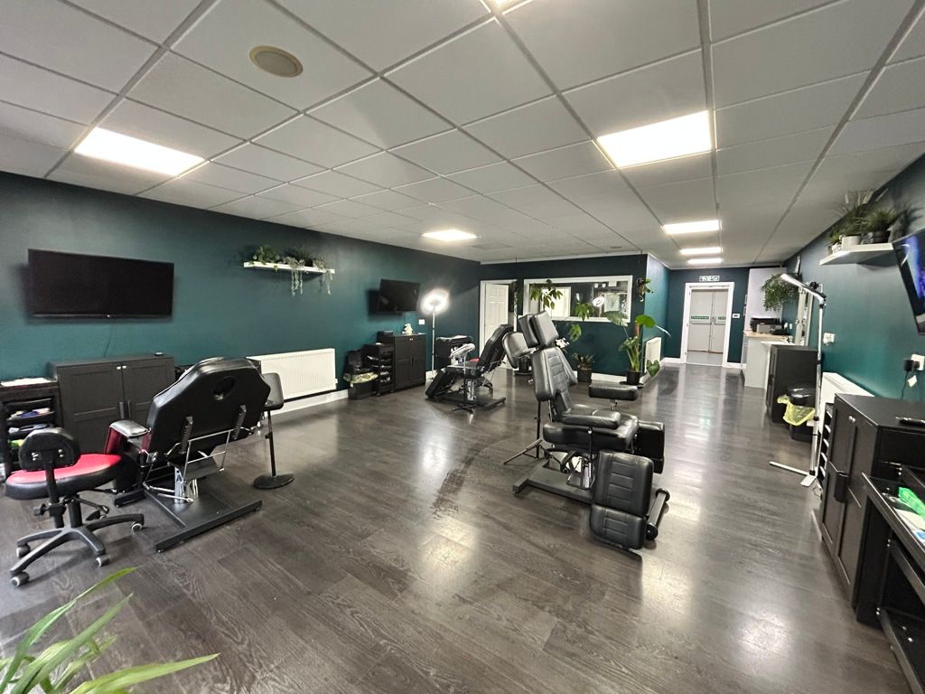 Property photo 2 of 6 Photo 4