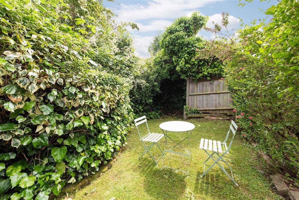 Property photo 2 of 12