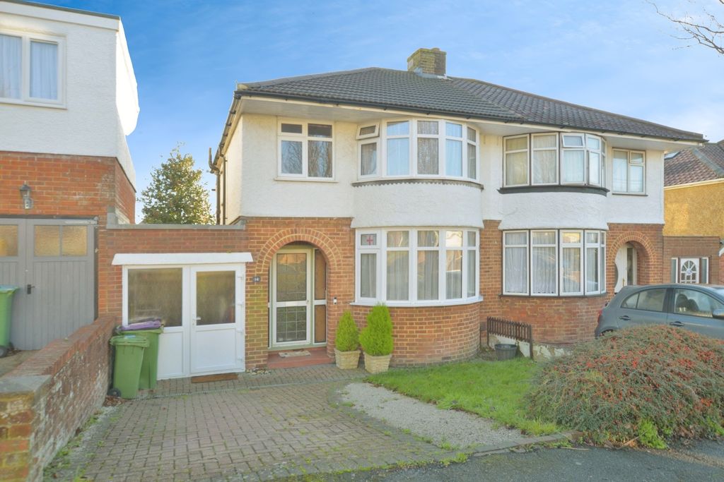 Property photo 1 of 20 Front