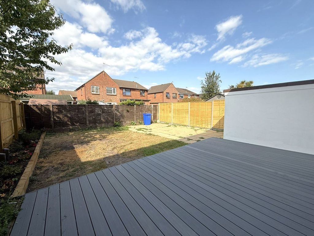 Property photo 2 of 26