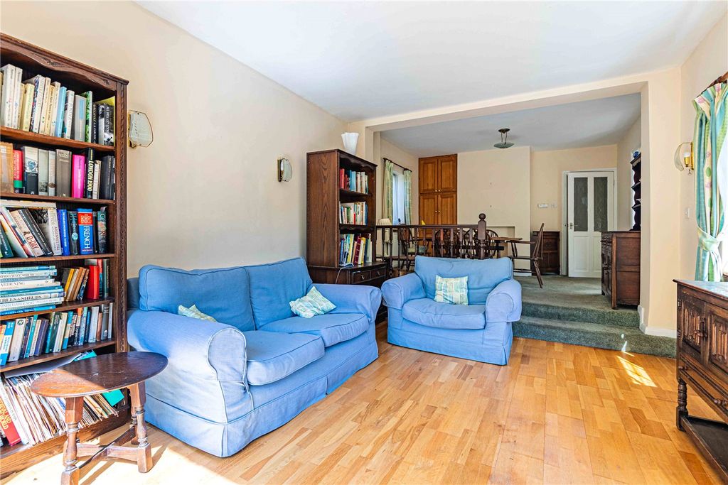 Property photo 2 of 16 Picture No. 15