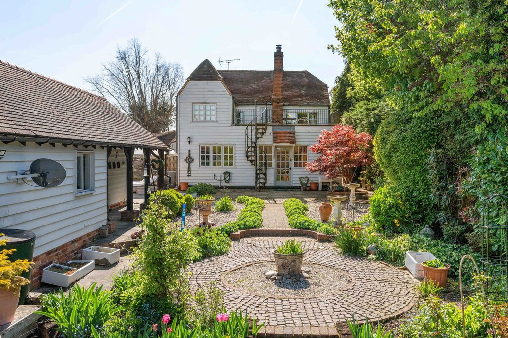 Property photo 2 of 49