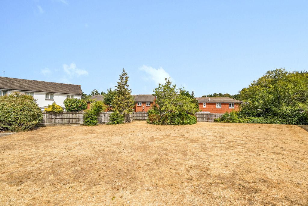 Property photo 2 of 12 1-6A749Fc8E3172-1...