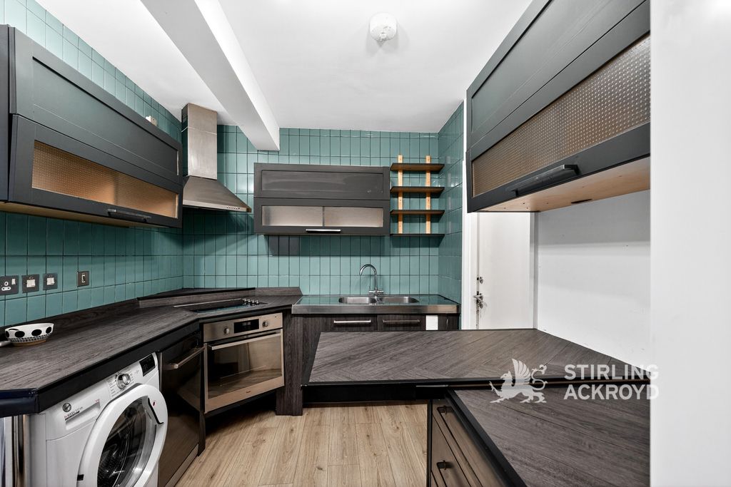 Property photo 2 of 19 Kitchen