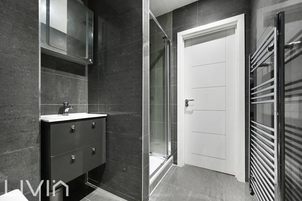 Property photo 3 of 13 11