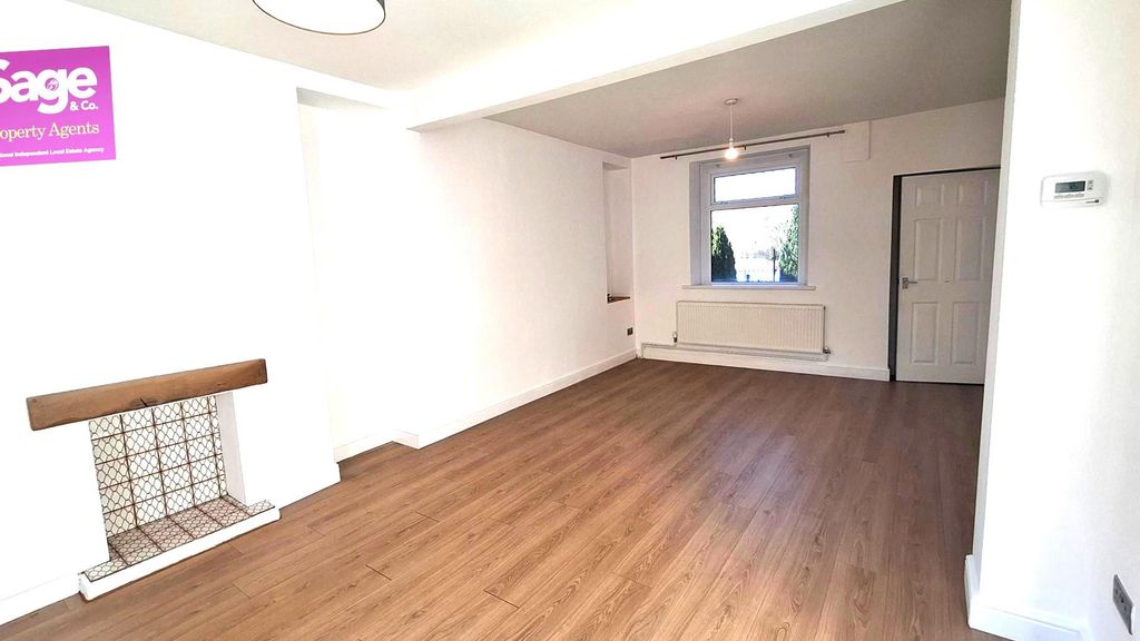 Property photo 3 of 25