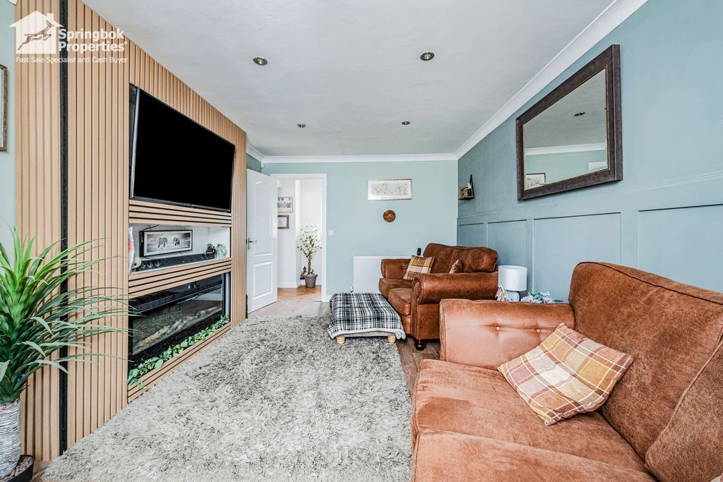 Property photo 3 of 17 Image 2