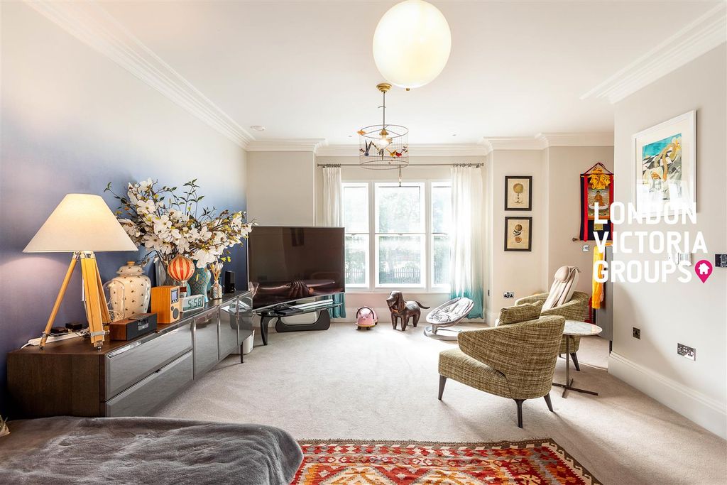 Property photo 3 of 22 Mini - 152B, Battersea Park Road.Sw11 4nd-4.Jpg