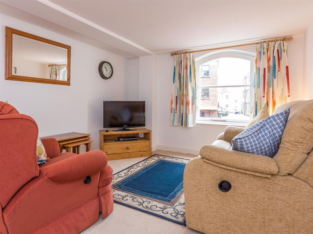 Property photo 2 of 16 6 Castle Street-7_2048_X_1536.Jpg