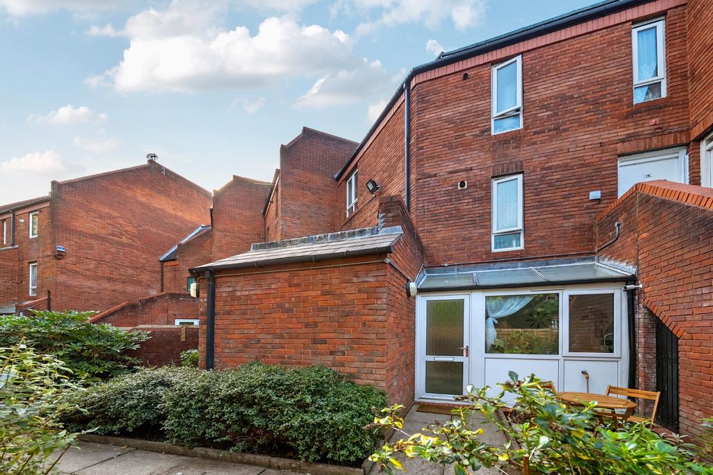 Property photo 2 of 17 Picture No. 01