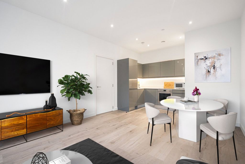 Property photo 2 of 10 Picture No. 23