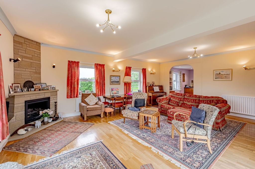 Property photo 3 of 42