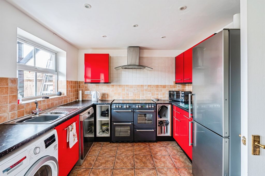 Property photo 3 of 14