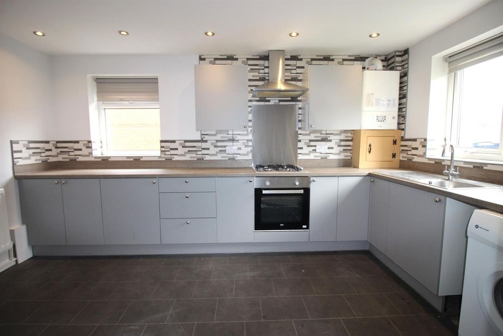 Property photo 3 of 11 2 - .Jpg
