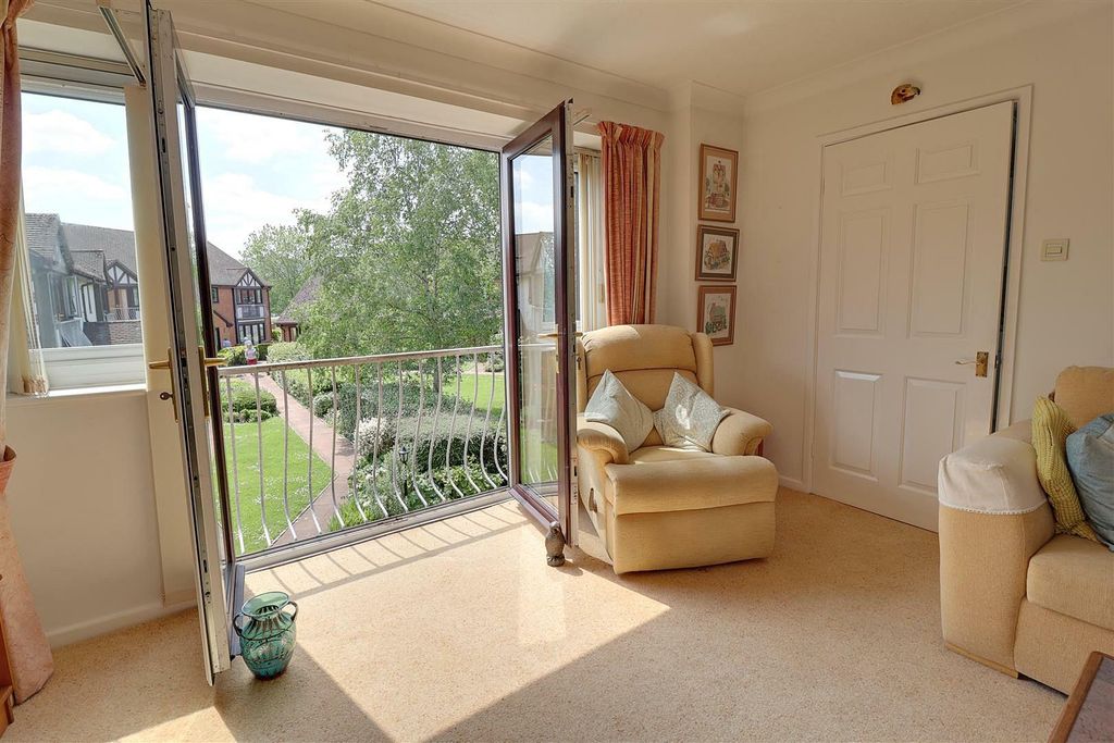 Property photo 3 of 11