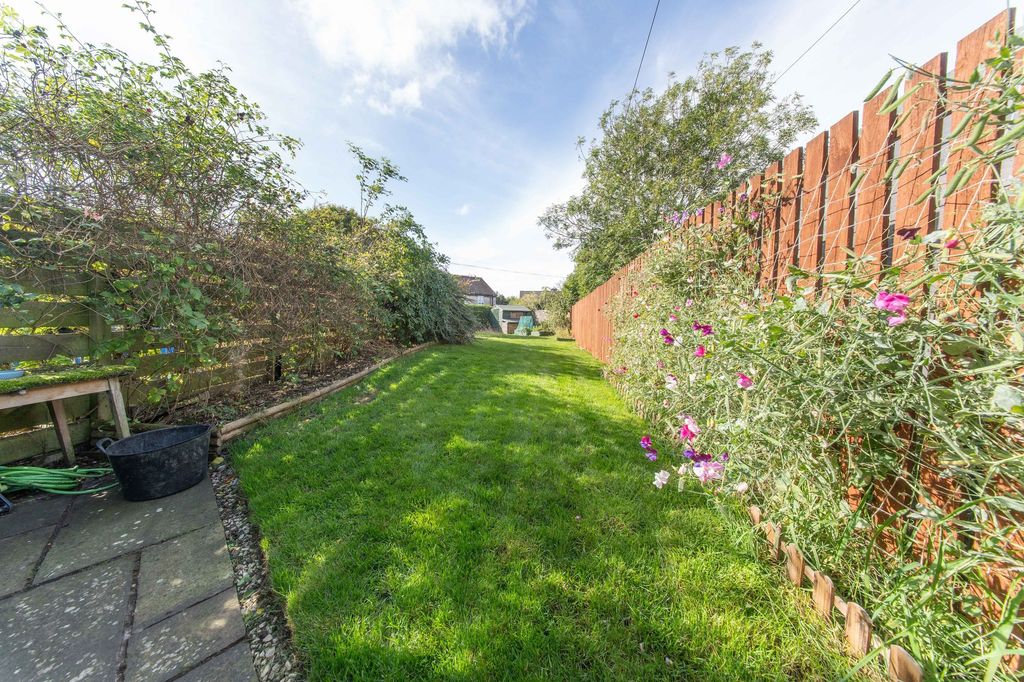 Property photo 2 of 31 Rear Garden