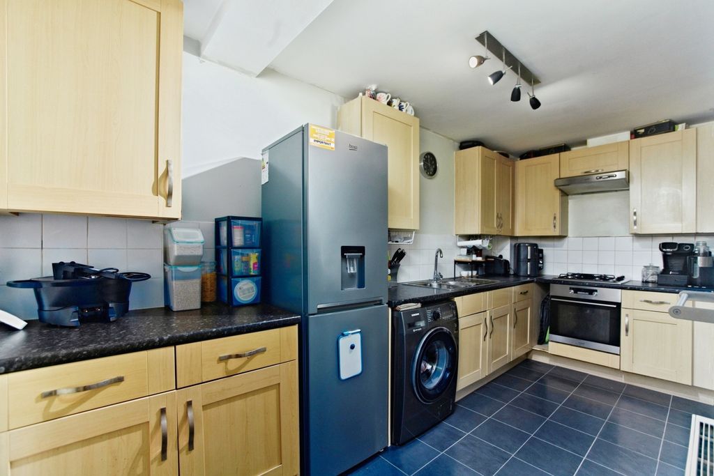 Property photo 3 of 18 Pbox-Img.Jpg