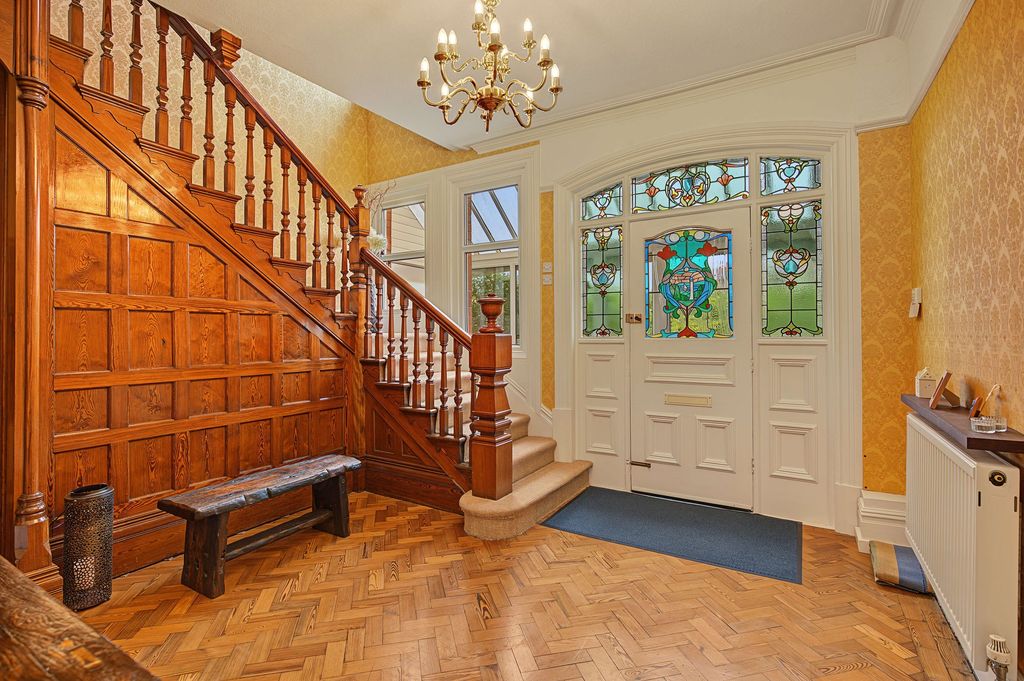 Property photo 2 of 22