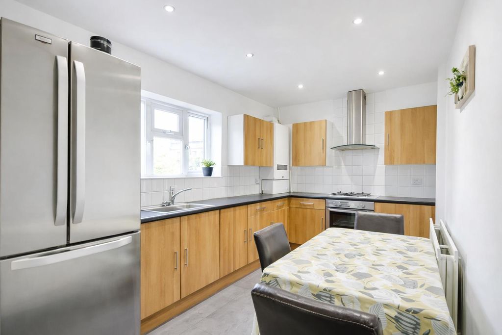 Property photo 2 of 7 6F845030-15Ed-4942-Babb-8A59E60cd954.Png