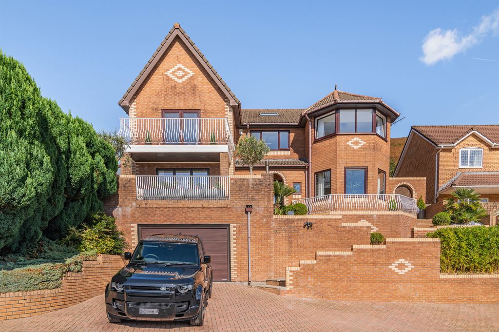 Property photo 1 of 46