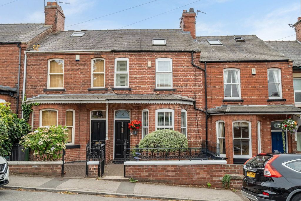 Property photo 1 of 33