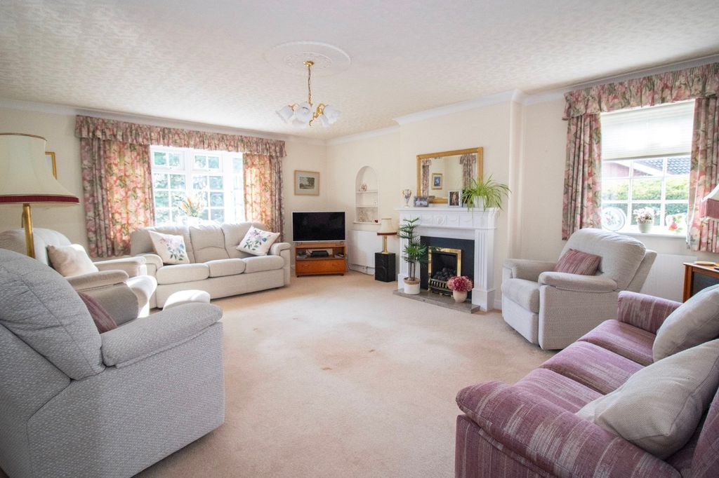 Property photo 3 of 20