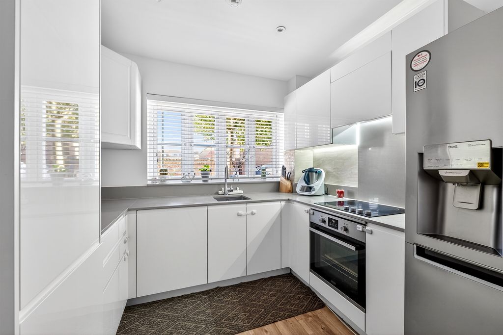 Property photo 3 of 13