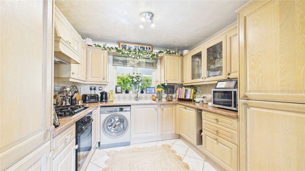 Additional image 8 of 4 bed link detached house for saleLightwater, Surrey GU18