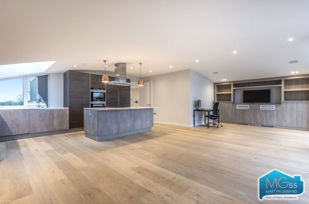 Property photo 2 of 11 Picture No. 13