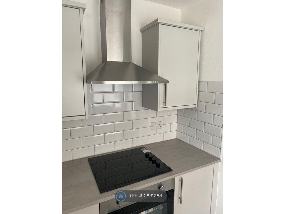 Property photo 1 of 9 Kitchen
