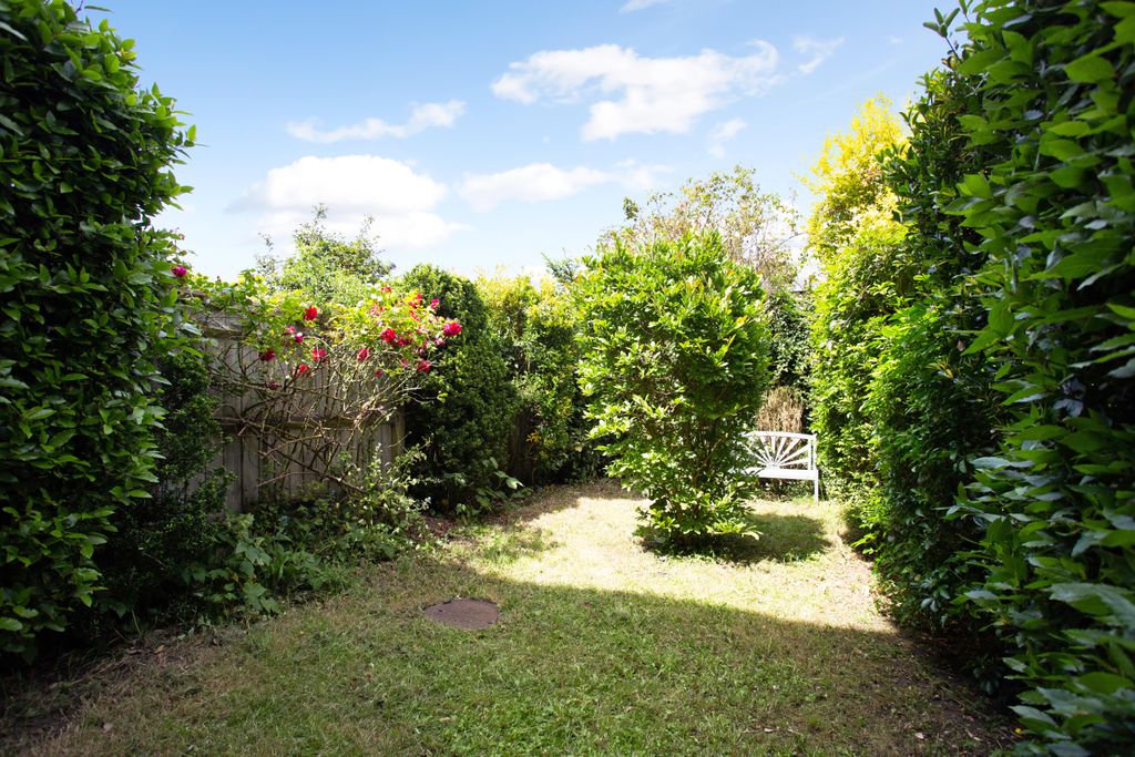 Property photo 3 of 11