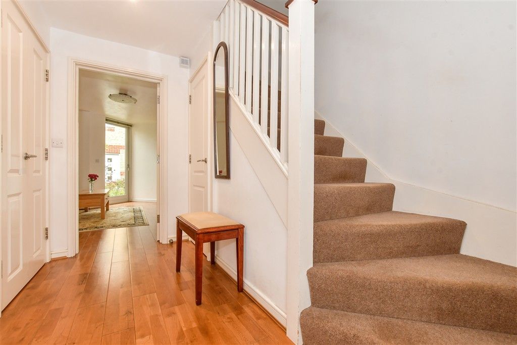 Property photo 1 of 11 Entrance Hall